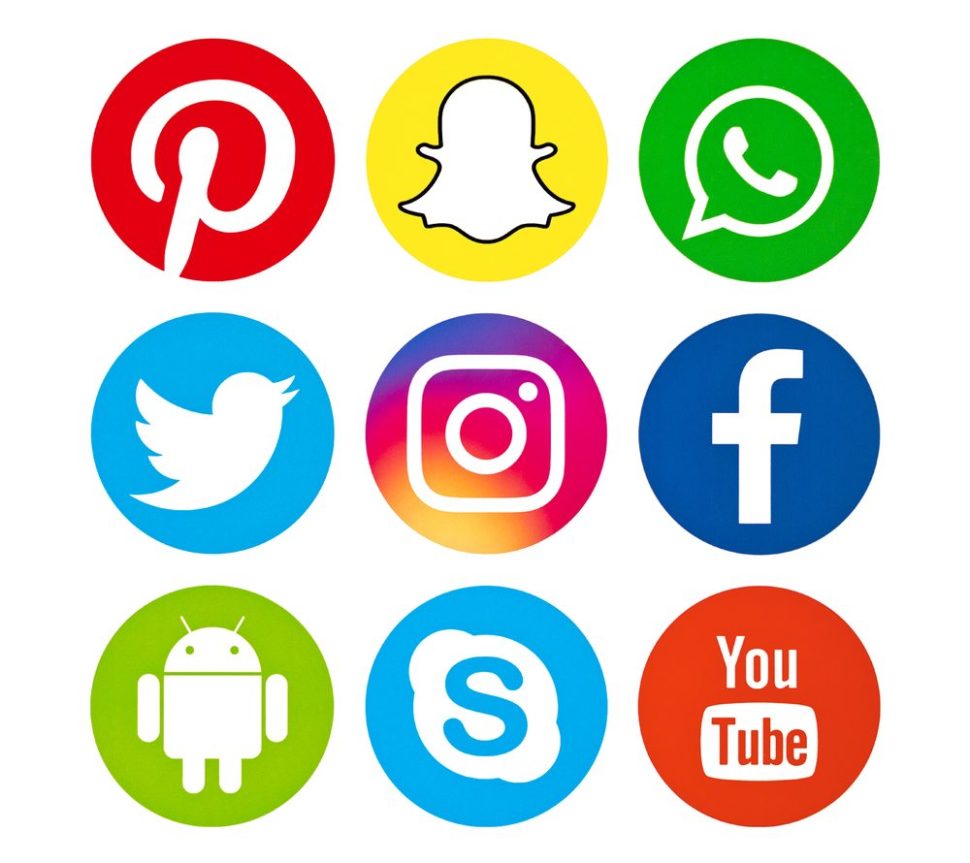 A map of social app icons. | Tanuha2001 | Shutterstock.com