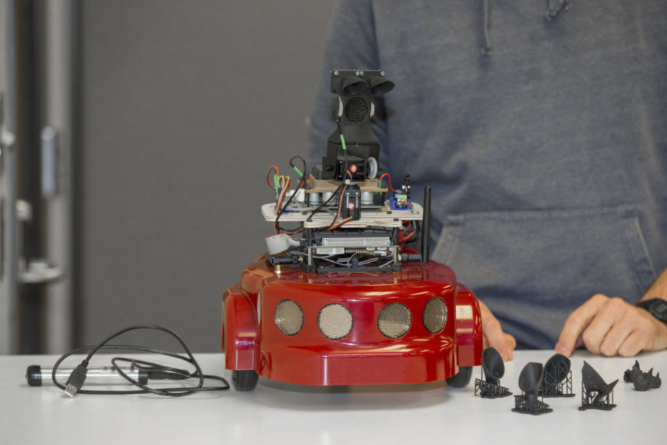 Robot designed by Dieter Vanderelst | Joseph Fuqua of UC Creative Services