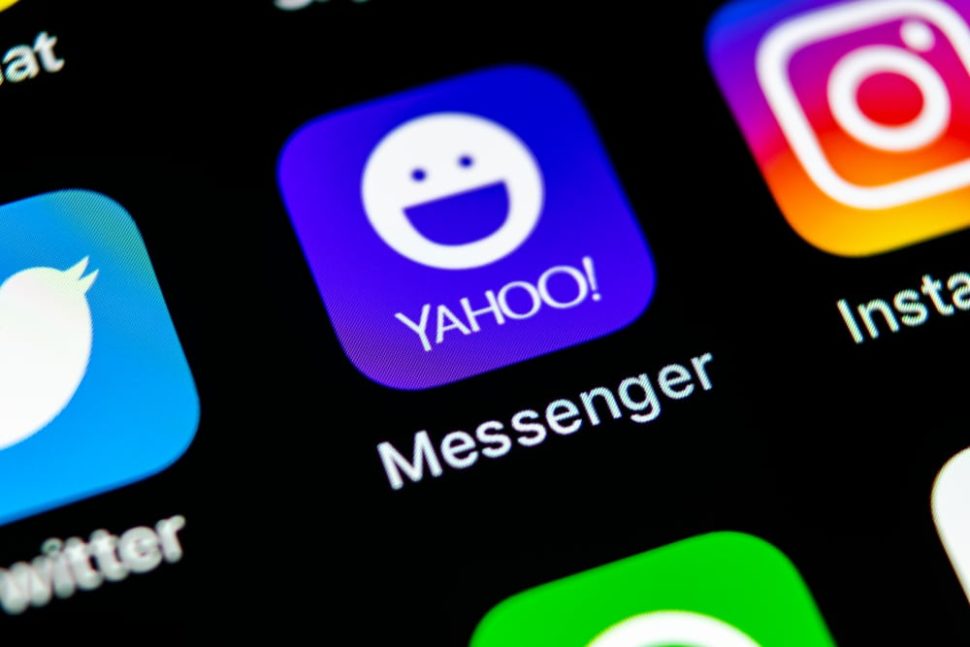 Yahoo Messenger: have you ever used it? | BigTunaOnline | Shutterstock.com