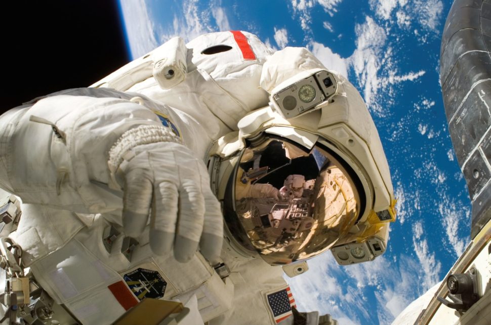 There are many thing astronauts must struggle with in space. Now, scientists may have discovered a way to ease the mental and neurological effects of zero gravity. | Image via pixabay